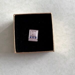 GM 15 year service Tie Tac with sapphires